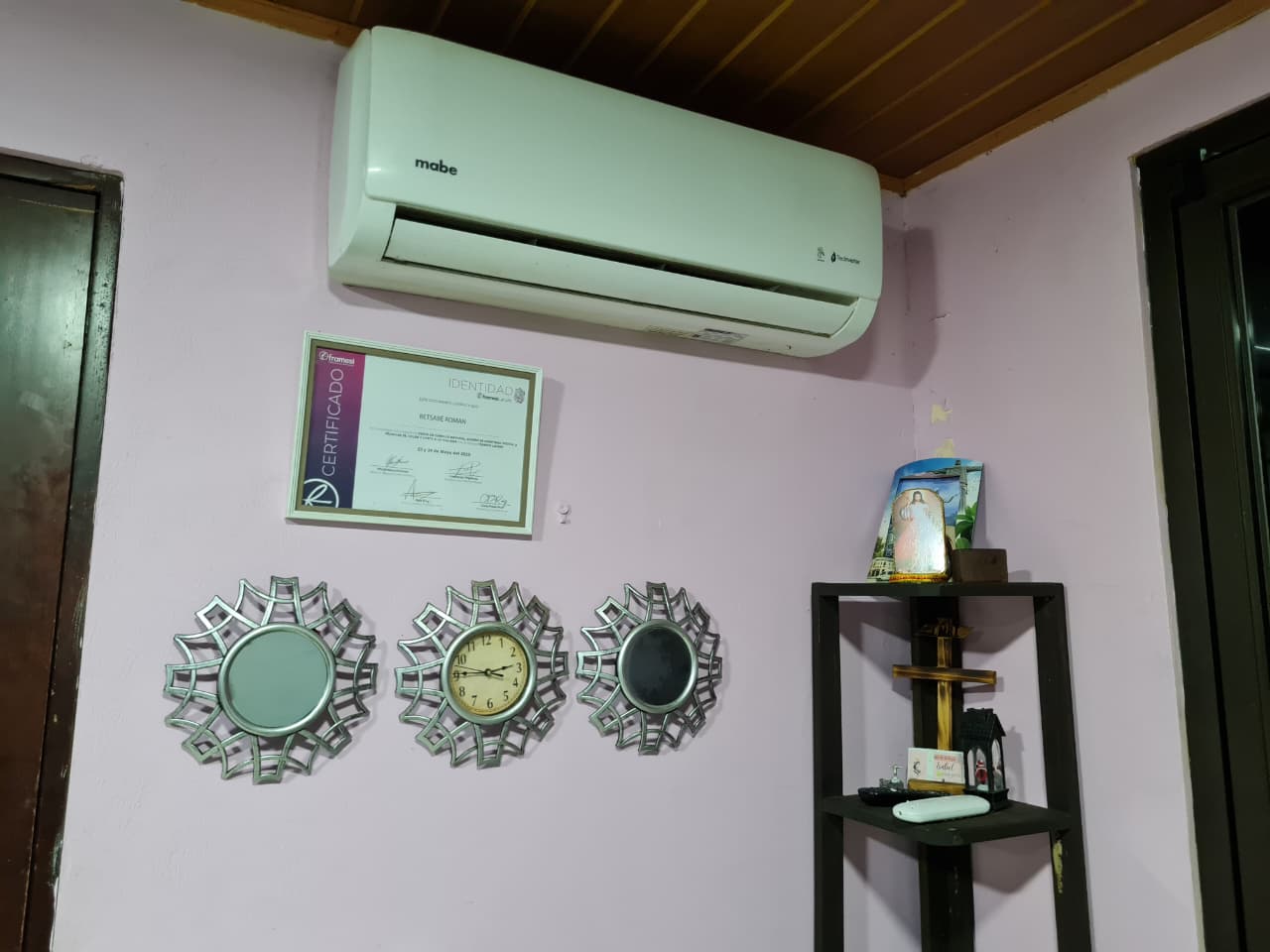 Local comercial equipado – Ideal para salón de belleza o estética en Limón, Limón miniatura 6